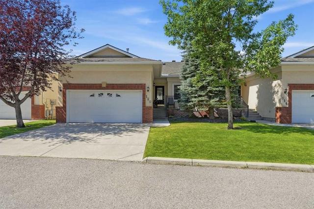 120 Sierra Morena Landing SW Calgary, AB T3H 4K4