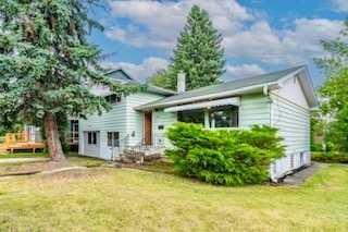 2628 Capitol Hill Crescent NW Calgary, AB T2M 4C3