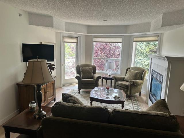3338-1818 Simcoe Boulevard SW Calgary, AB T3H 3L9