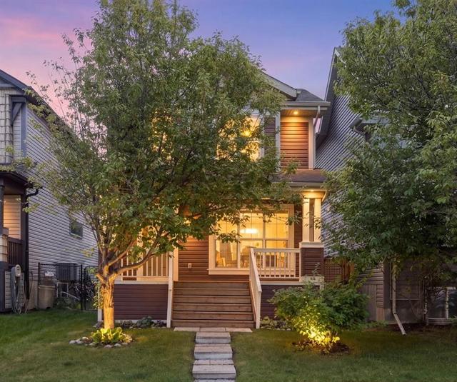 17 Auburn Bay View SE Calgary, AB T3M 0C8