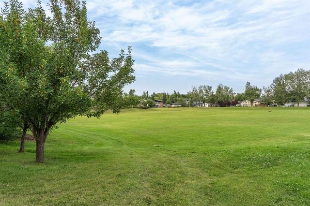 2819 28 Street SW Calgary, AB T3E 4R2