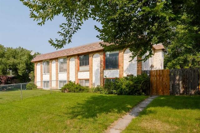 3603 29A Avenue SE Calgary, AB T2B 0G1