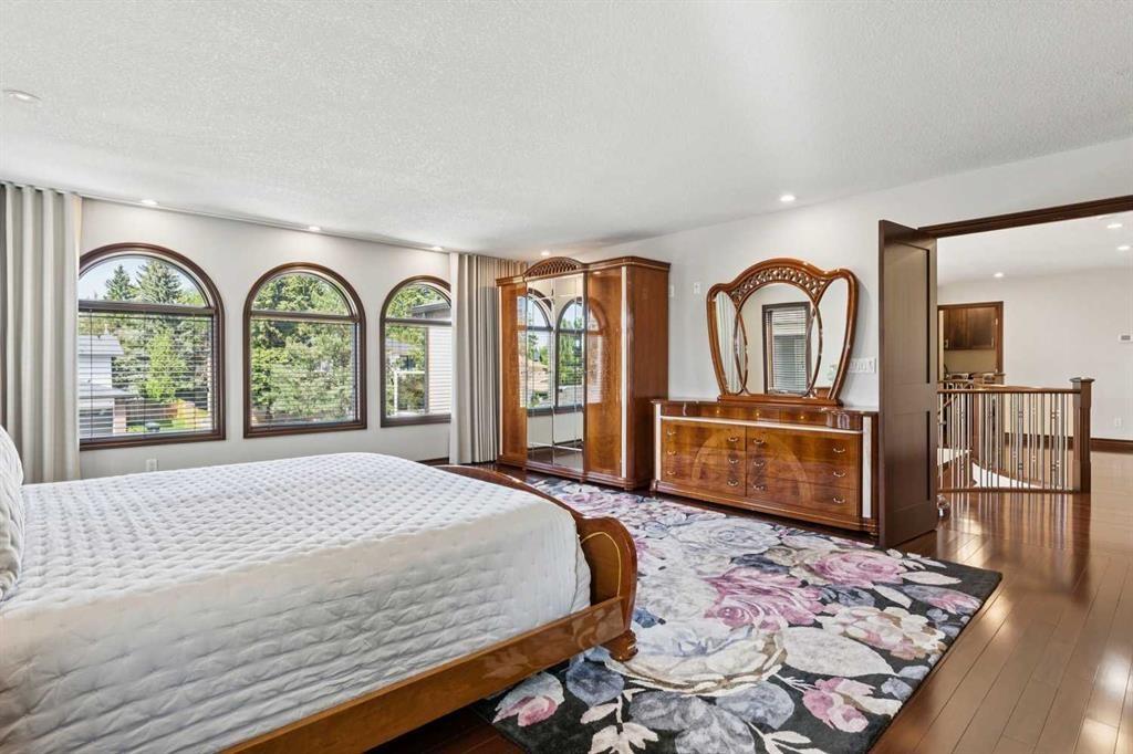 223 Pump Hill Crescent, Calgary, AB - Indoor Photo Showing Bedroom