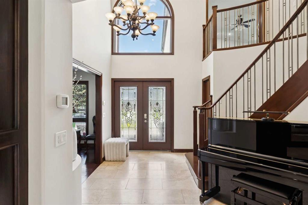 223 Pump Hill Crescent, Calgary, AB - Indoor Photo Showing Other Room