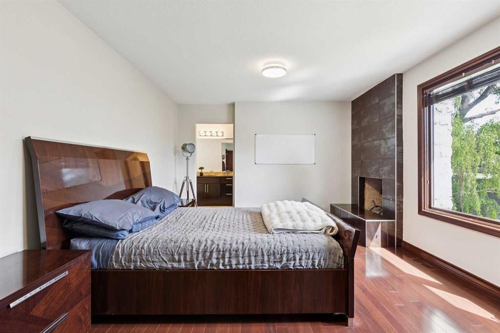 223 Pump Hill Crescent, Calgary, AB - Indoor Photo Showing Bedroom