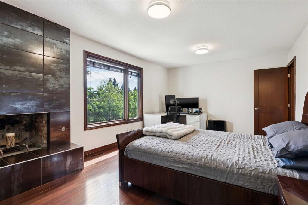 223 Pump Hill Crescent, Calgary, AB - Indoor Photo Showing Bedroom