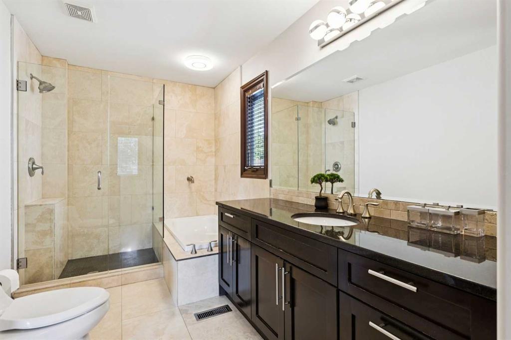 223 Pump Hill Crescent, Calgary, AB - Indoor Photo Showing Bathroom