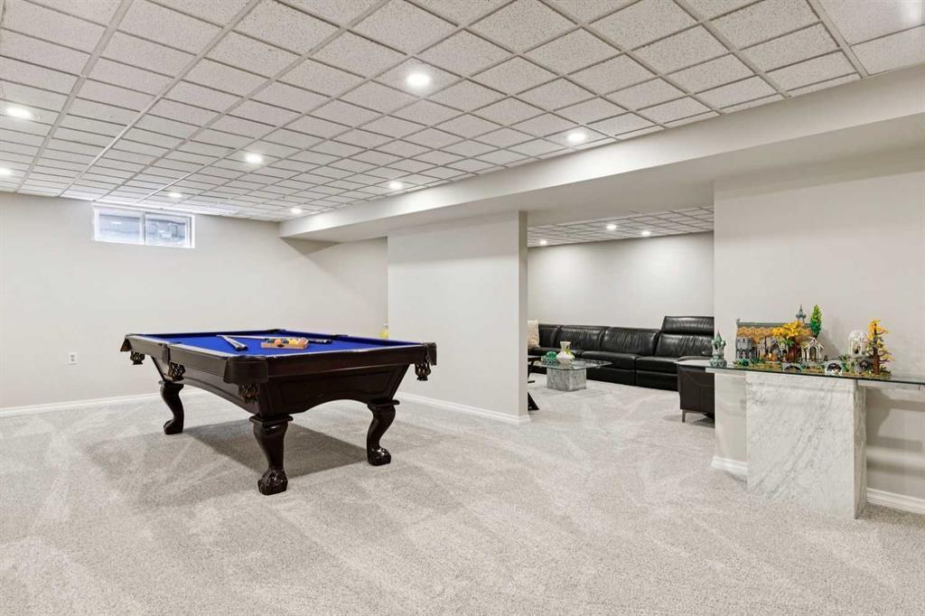 223 Pump Hill Crescent, Calgary, AB - Indoor Photo Showing Other Room