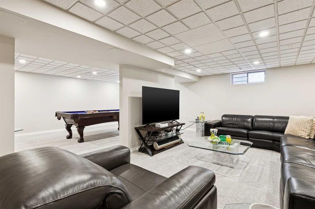 223 Pump Hill Crescent, Calgary, AB - Indoor Photo Showing Basement