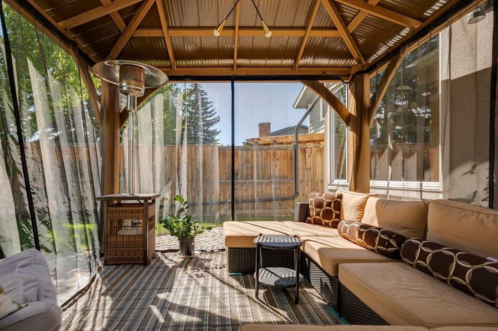 223 Pump Hill Crescent, Calgary, AB -  Photo Showing Other Room