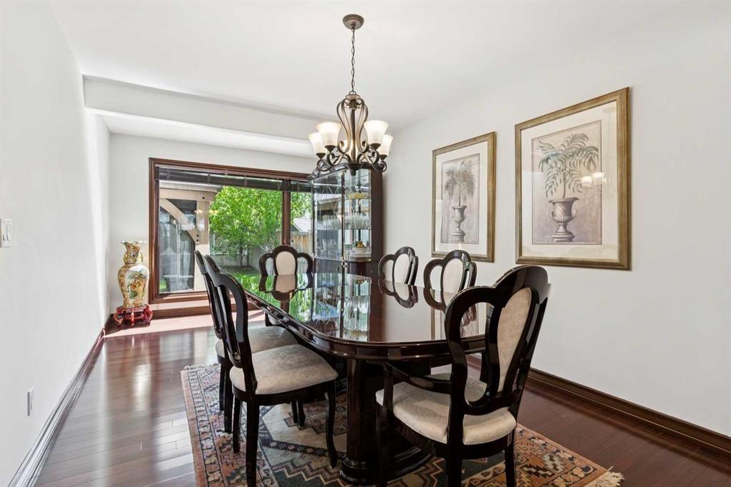 223 Pump Hill Crescent, Calgary, AB - Indoor Photo Showing Dining Room