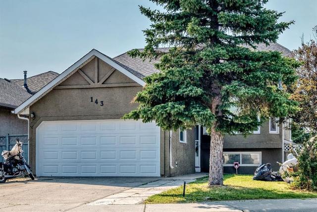 143 Applewood Drive SE Calgary, AB T2A 7B8