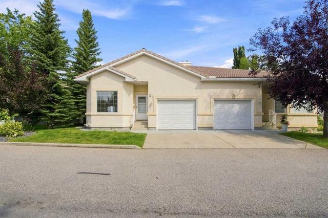 21 Scimitar Heath NW Calgary, AB T3L 2E1