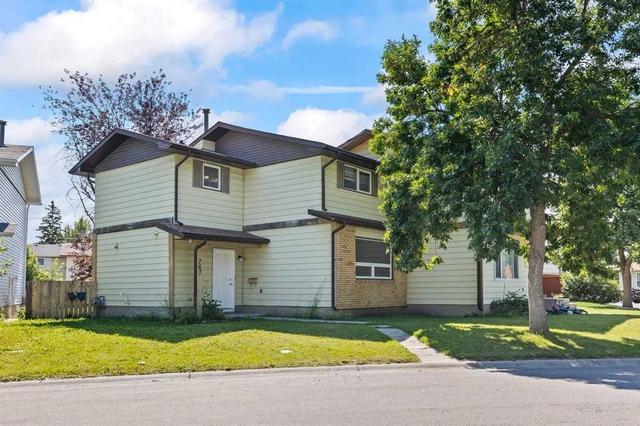 767 Whitehill Way NE Calgary, AB T1Y 3E6