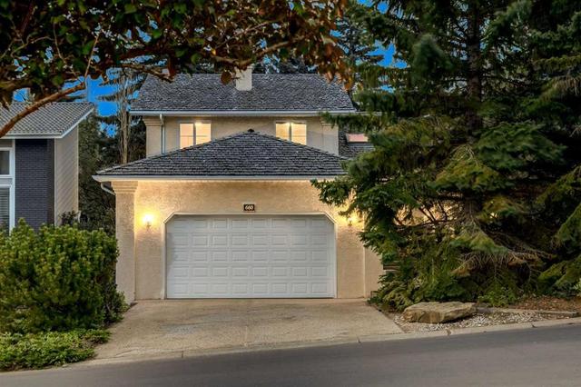 660 Coach Grove Road SW Calgary, AB T3H 1C6