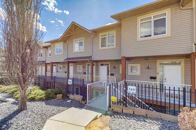 14-169 Rockyledge View NW Calgary, AB T4C 1B1