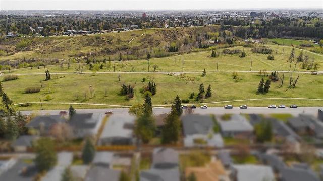 4607 14A Street SW Calgary, AB T2T 3Y5