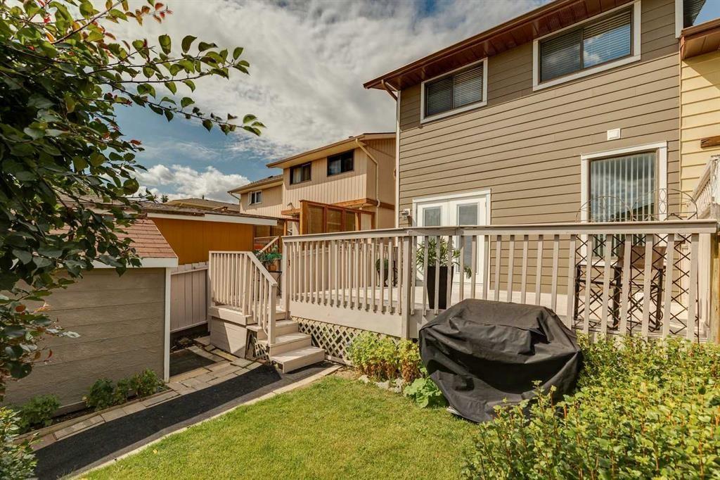 568 Strathcona Drive Sw, Calgary, AB - Outdoor With Deck Patio Veranda With Exterior