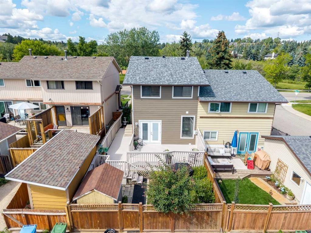 568 Strathcona Drive Sw, Calgary, AB - Outdoor