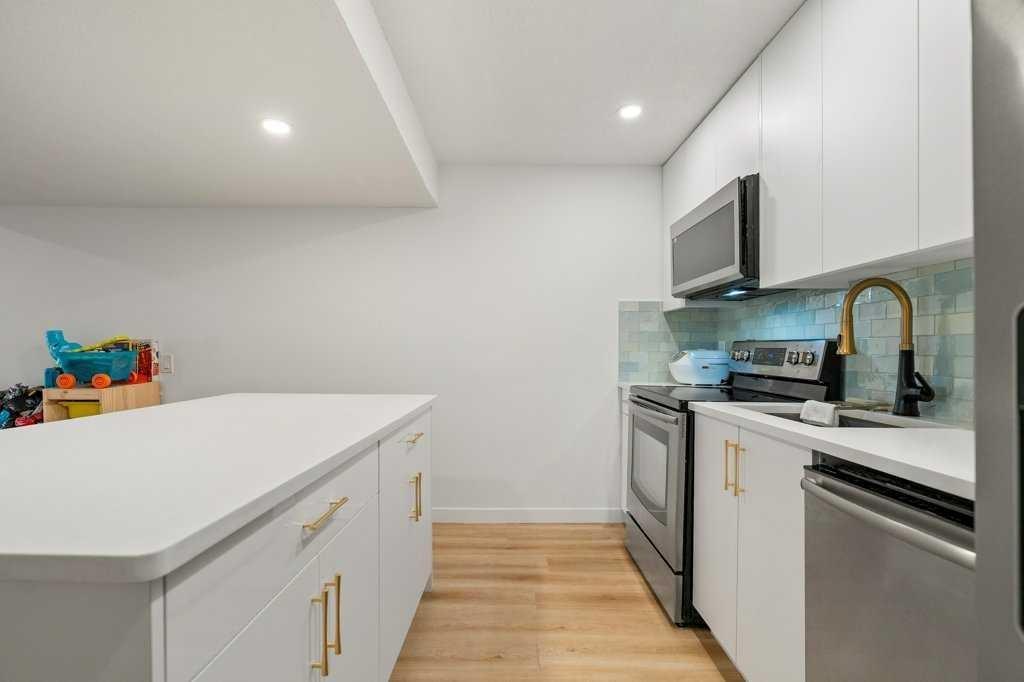 2316 State Road Sw, Calgary, AB - Indoor