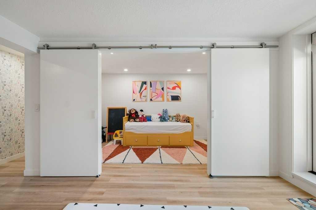 2316 State Road Sw, Calgary, AB - Indoor Photo Showing Bedroom