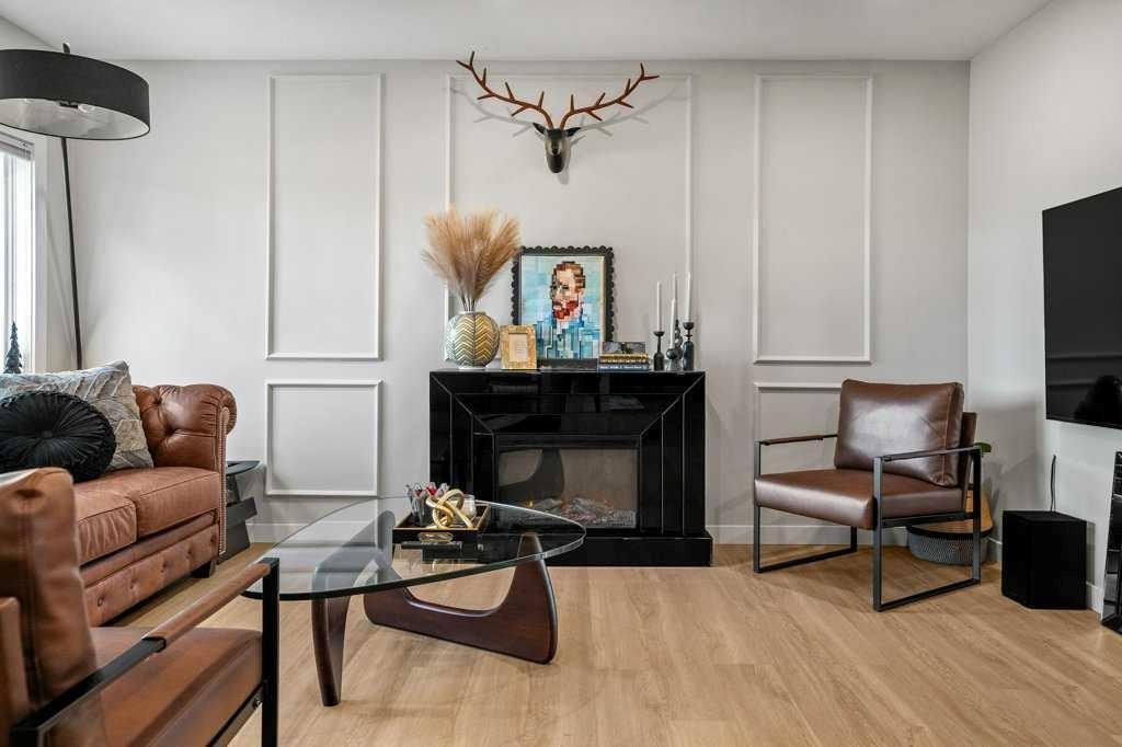2316 State Road Sw, Calgary, AB - Indoor Photo Showing Other Room