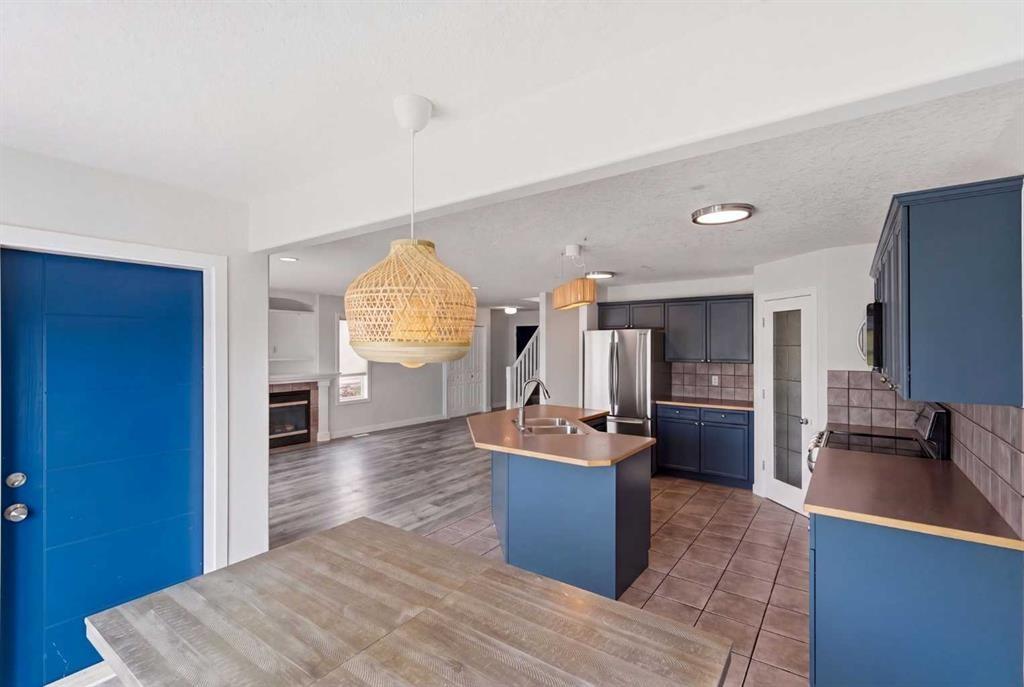 235 Arbour Stone Place Nw, Calgary, AB - Indoor Photo Showing Kitchen With Double Sink