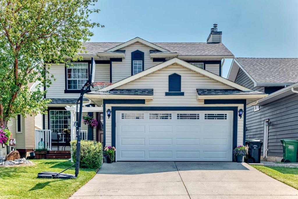 144 Riverstone Crescent Se, Calgary, AB - Outdoor With Facade