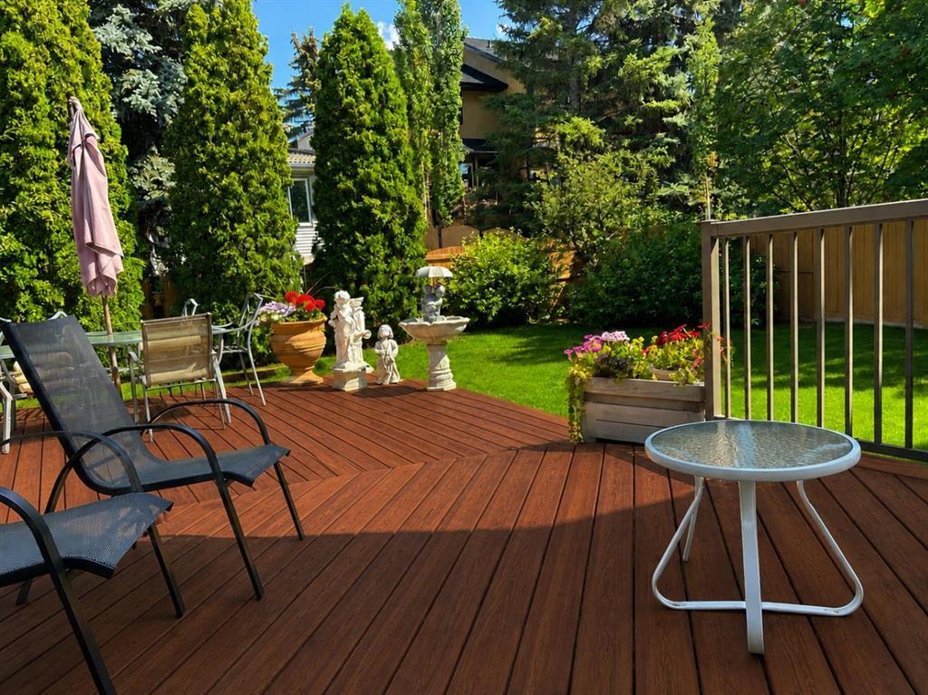 208 Hawkview Manor Place Nw, Calgary, AB - Outdoor With Deck Patio Veranda