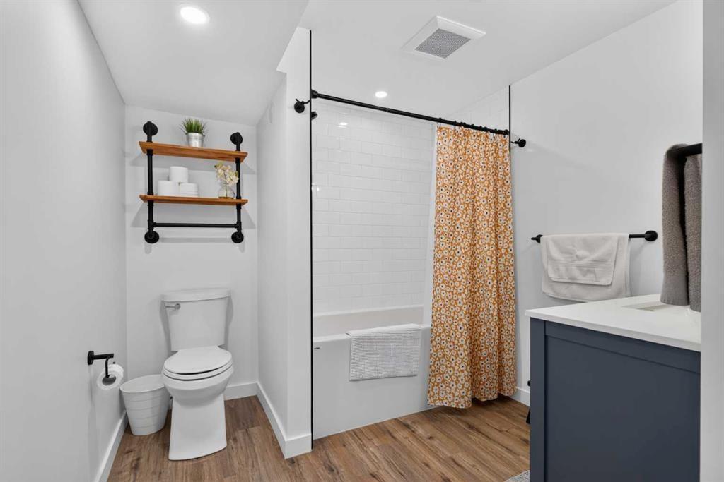 292 Silver Brook Way Nw, Calgary, AB - Indoor Photo Showing Bathroom