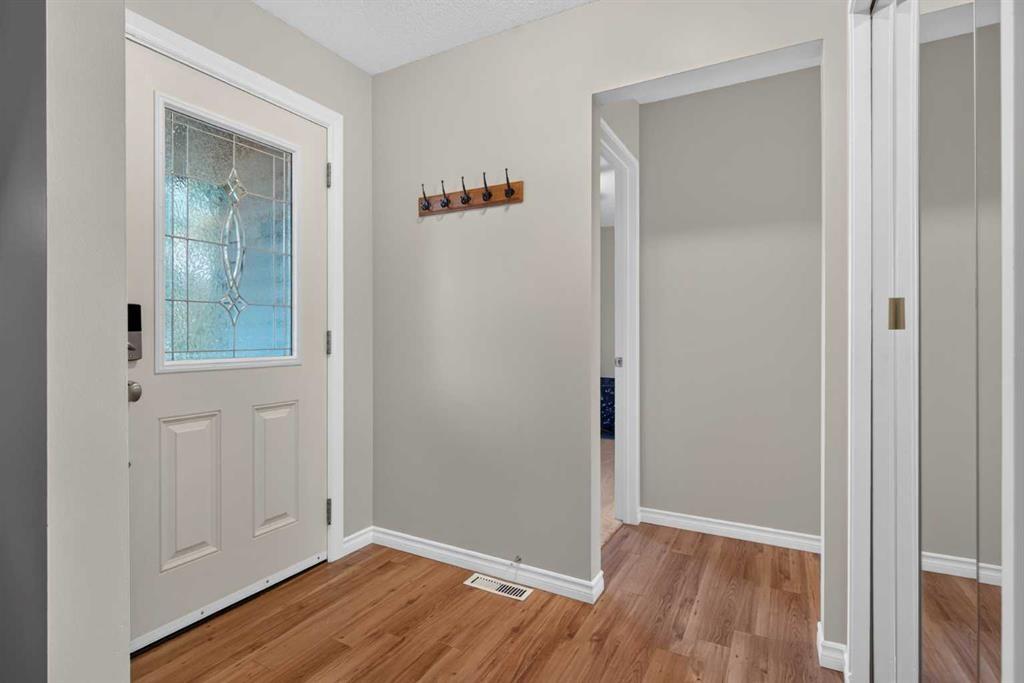 292 Silver Brook Way Nw, Calgary, AB - Indoor Photo Showing Other Room