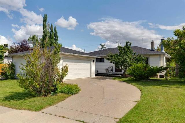 7304 5 Street SW Calgary, AB T2V 1B1