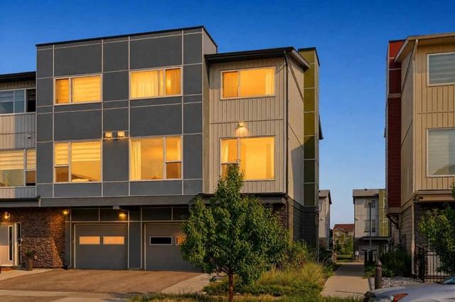 52 Saddlestone Drive NE Calgary, AB T3J 0W4