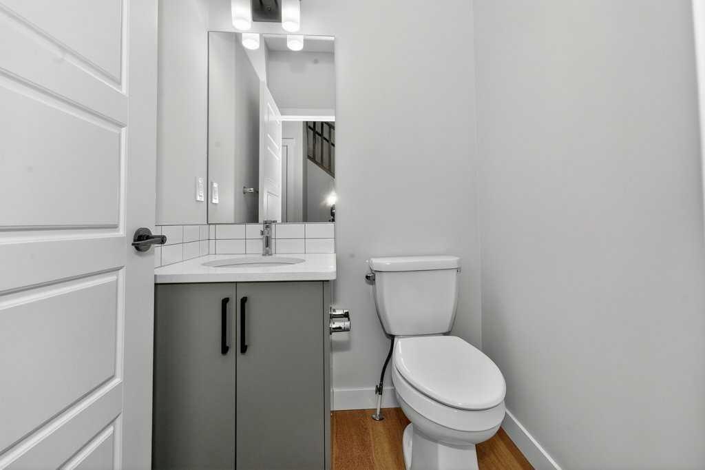 268 Cornerbrook Road Ne, Calgary, AB - Indoor Photo Showing Bathroom