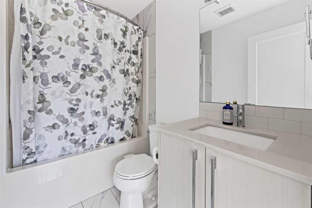 2101-76 Cornerstone Passage Ne, Calgary, AB - Indoor Photo Showing Bathroom