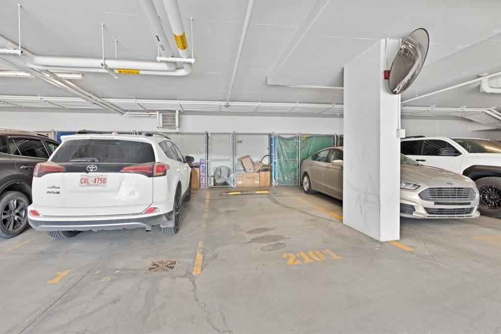 2101-76 Cornerstone Passage Ne, Calgary, AB - Indoor Photo Showing Garage