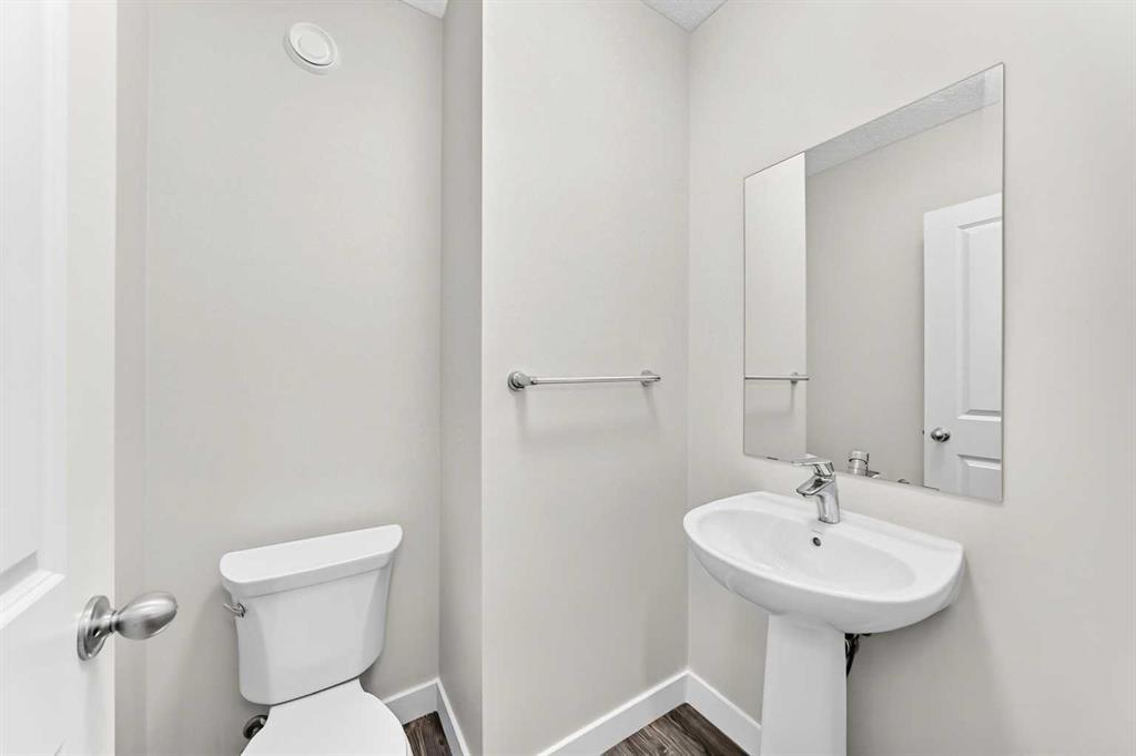 112 Carrington Boulevard Nw, Calgary, AB - Indoor Photo Showing Bathroom