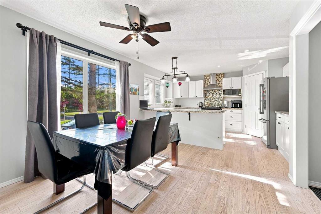 15230 Prestwick Boulevard Se, Calgary, AB - Indoor Photo Showing Dining Room
