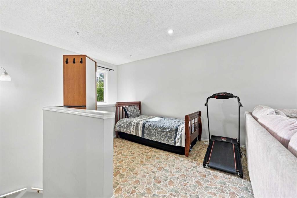 15230 Prestwick Boulevard Se, Calgary, AB - Indoor Photo Showing Laundry Room
