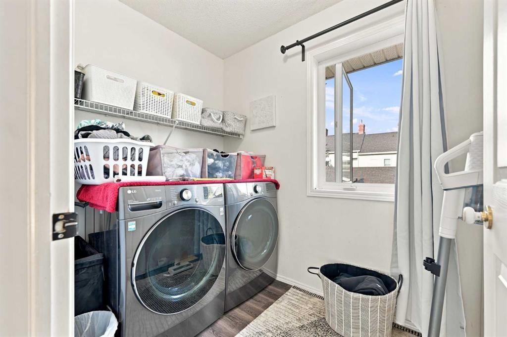 15230 Prestwick Boulevard Se, Calgary, AB - Indoor Photo Showing Bedroom