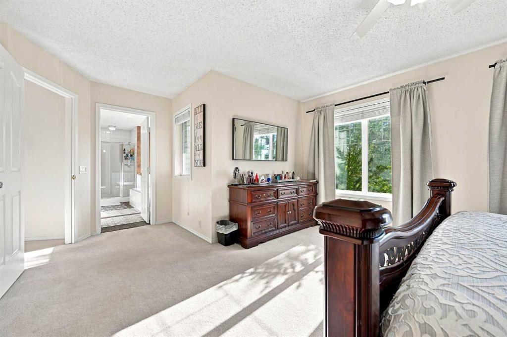 15230 Prestwick Boulevard Se, Calgary, AB - Indoor Photo Showing Bathroom