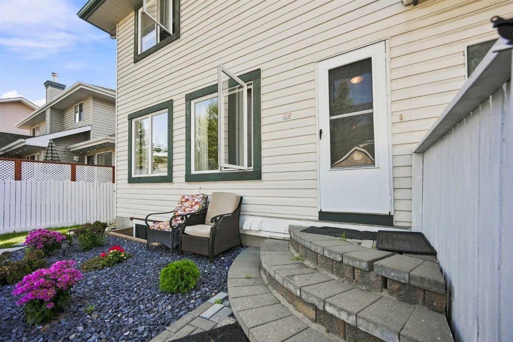 15230 Prestwick Boulevard Se, Calgary, AB - Indoor Photo Showing Other Room