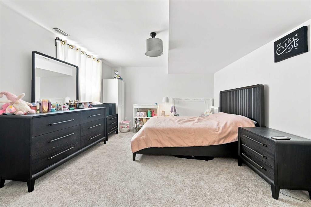 15230 Prestwick Boulevard Se, Calgary, AB - Indoor Photo Showing Bathroom